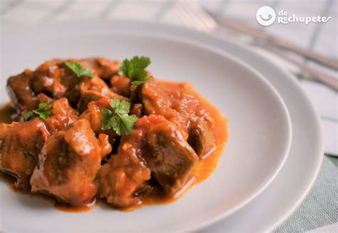 Esquema de ingredientes clave para el cordero al chilindrón