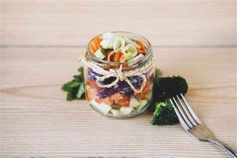 Ensalada de lentejas en tarro de cristal para llevar