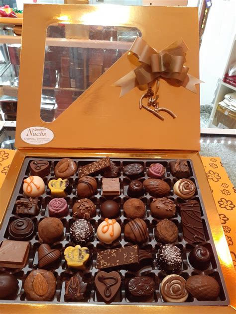 Cajas de regalo y cestas de bombones
