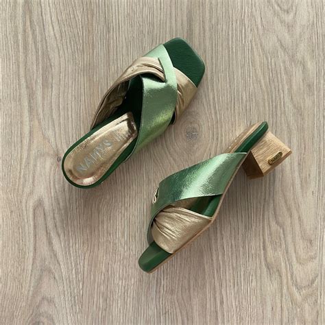 Sandalias verde metalizadas en diferentes modelos
