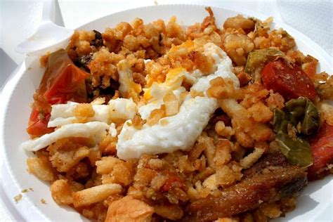 Plato de migas extremeñas con huevo