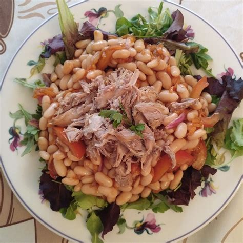 Ensalada de alubias con codorniz en escabeche
