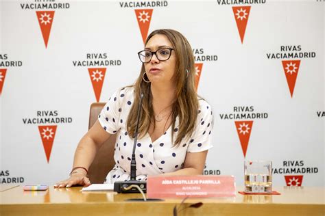 Aida Castillejo Parrilla tomando posesión como alcaldesa de Rivas Vaciamadrid