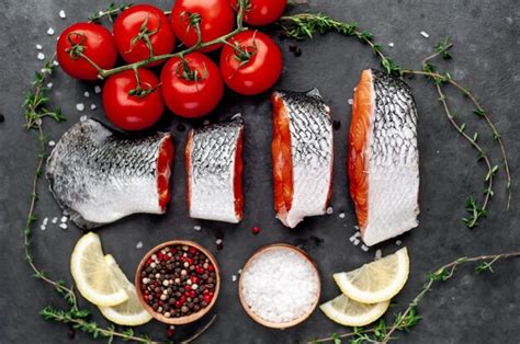Filetes de cola de salmón frescos
