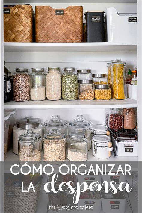 Despensa organizada con harinas separadas