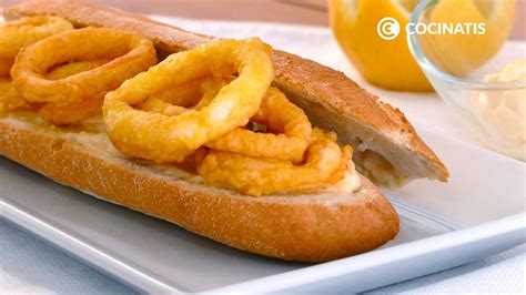 Calamares rebozados en pan rallado antes de freír