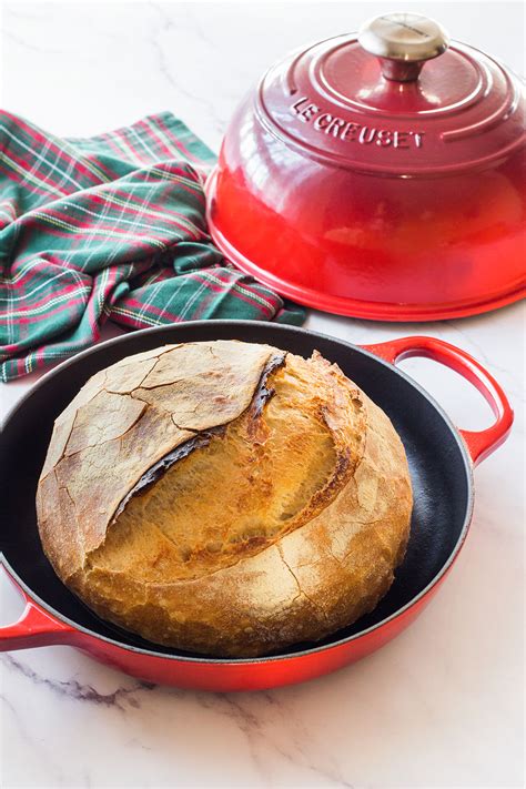 Cocotte sellada con masa en el horno