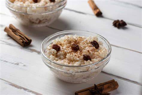 Arroz con dulce en un plato