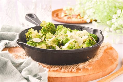 Brócoli salteado listo para servir