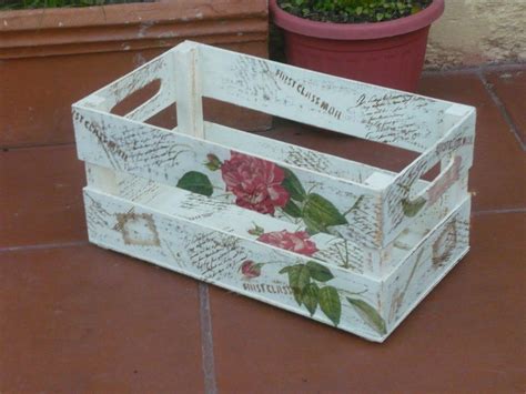 Ideas para decorar con cajas de fruta y botellas