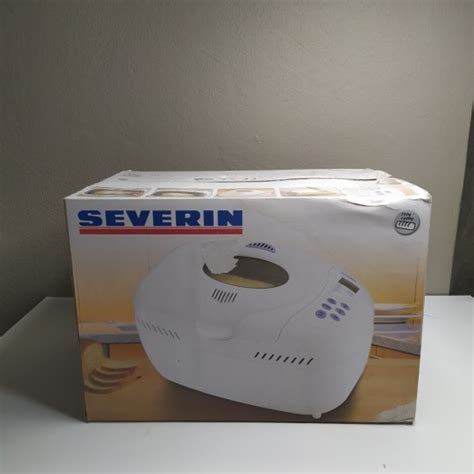 Panificadora Severin BM 3986 con pan recién hecho