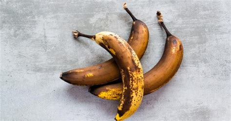 Plátanos maduros para pan de plátano