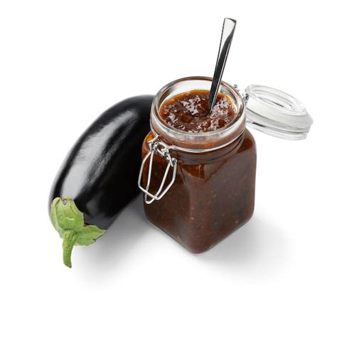 Mermelada de berenjena en un frasco de vidrio