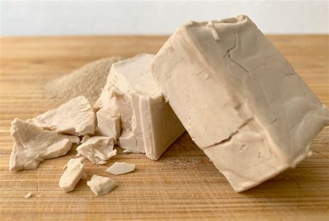 Panes horneados con levadura fresca y levadura seca