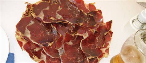 Plato de cecina loncheada