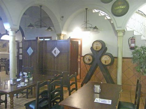 Interior de un mesón castellano tradicional