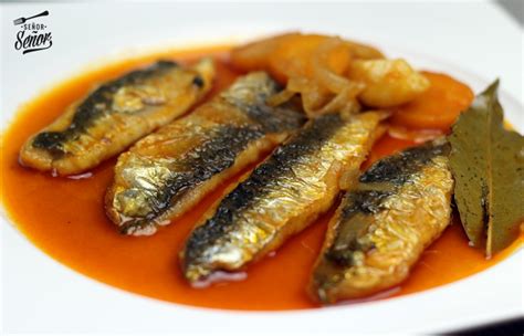 Plato de sardinas en escabeche