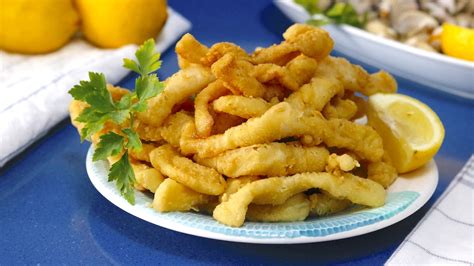 Plato de rabas de calamar con limón
