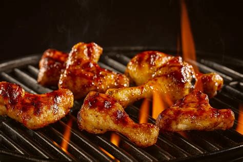 Alitas de pollo a la parrilla con sistema indirecto