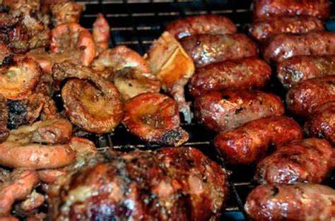 variedad de achuras listas para la parrilla