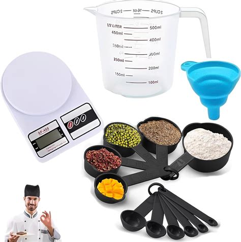 utensilios de cocina básicos: balanza, tamiz y tazas medidoras