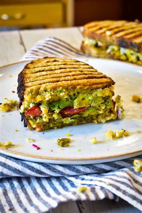 sándwich saludable con garbanzos y tahini