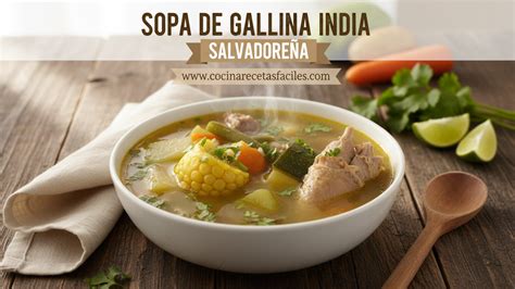 Mujer salvadoreña preparando sopa de gallina india