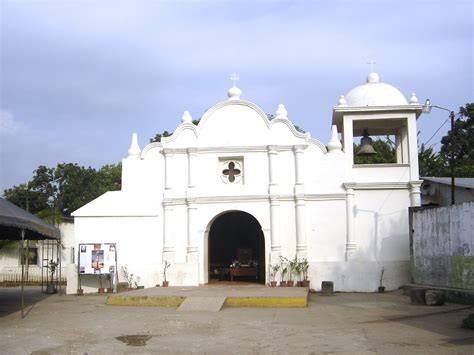 Vista de la Iglesia San Pedro en Caluco