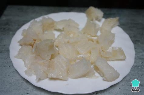 Migas de bacalao desmigado listas para cocinar