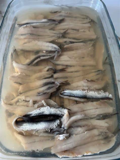 Limpieza de boquerones
