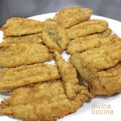 Boquerones rebozados servidos con limón