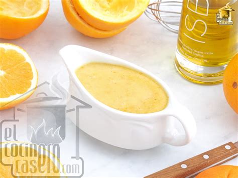 Preparación del sirope de naranja para postre