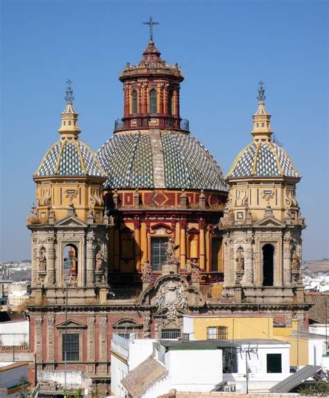 Fachada de la Iglesia de San Luis en Sevilla