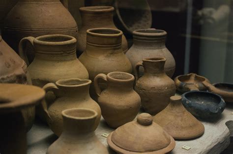 Cerámica prehistórica de varios tipos, como argárica, campaniforme y cardial