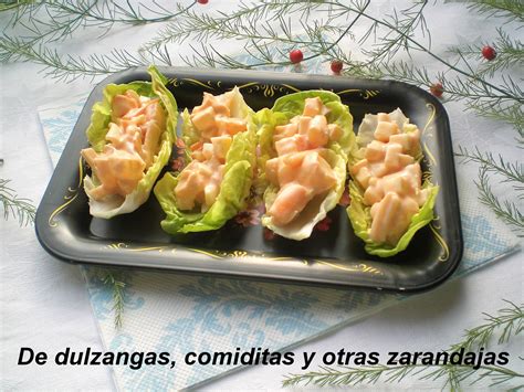 Langostinos cocidos y piña picada para relleno de sandwich