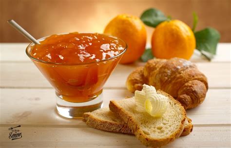 Pan de naranja con mermelada