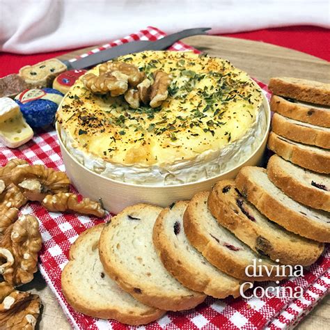 Queso Camembert al horno con romero y ajo