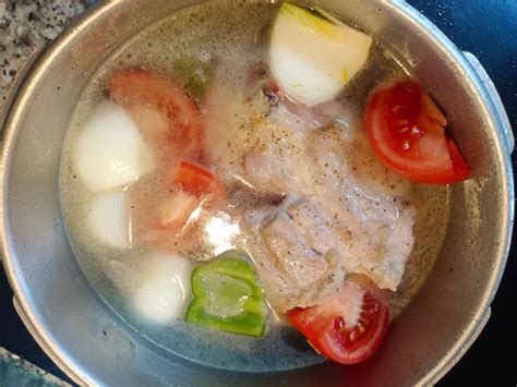Olla exprés con codillo y verduras para cocción