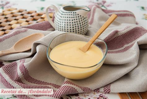 Crema inglesa como acompañamiento de postres