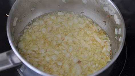 Sofriendo cebolla y ajo