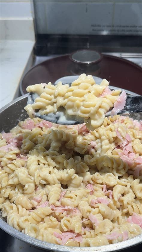 Fideos dorándose en la sartén