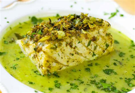 Bacalao en salsa verde emplatado