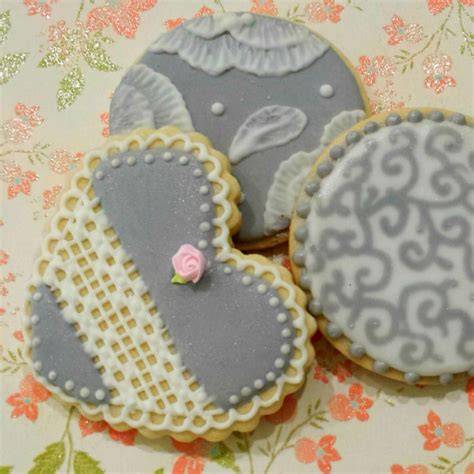 Galletas con glasa perfilada y rellena