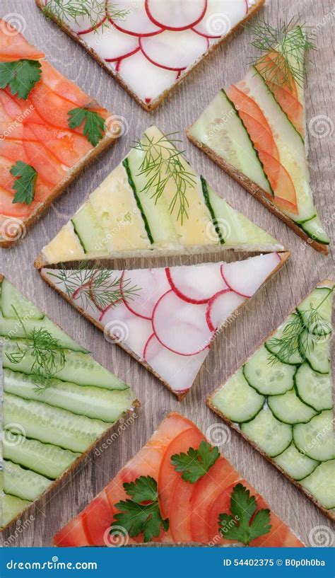 Variedad de bocadillos vegetales