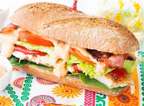 Bocadillo de pollo con verduras