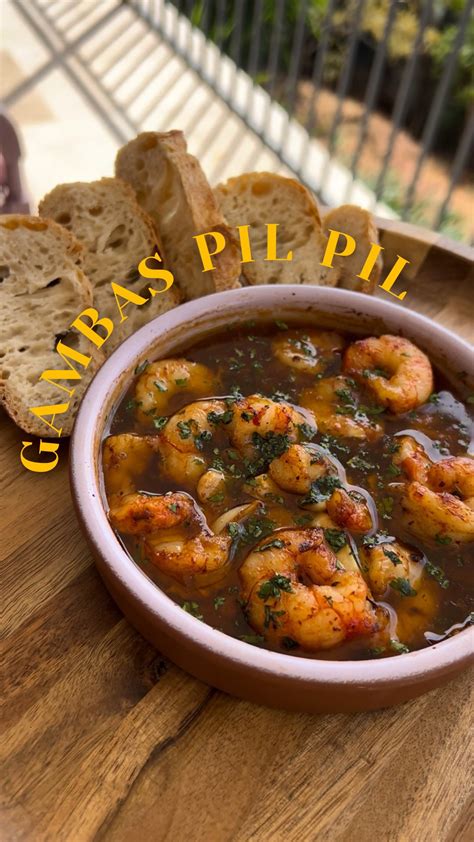 Salsa pil pil emulsionando en cazuela de barro