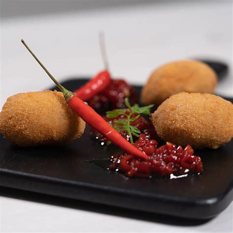 Croquetas de atún y pimientos del piquillo
