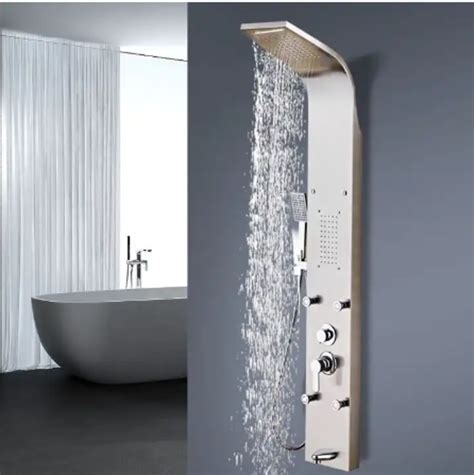 Columna de hidromasaje moderna en un baño