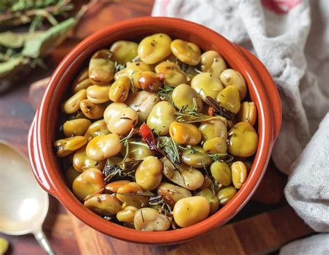 Plato de habas a la catalana