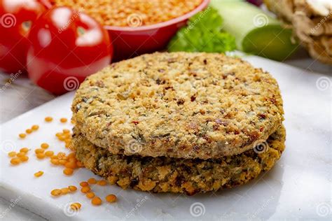 Hamburguesas de lentejas listas para cocinar